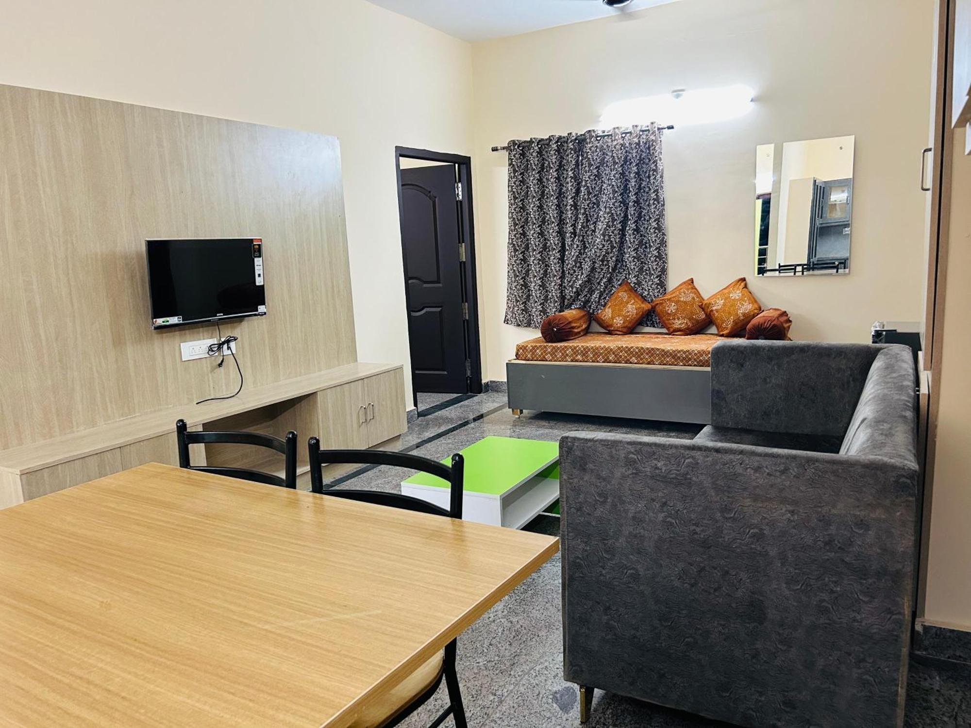 Y Stay Homestay Tirupati Eksteriør billede