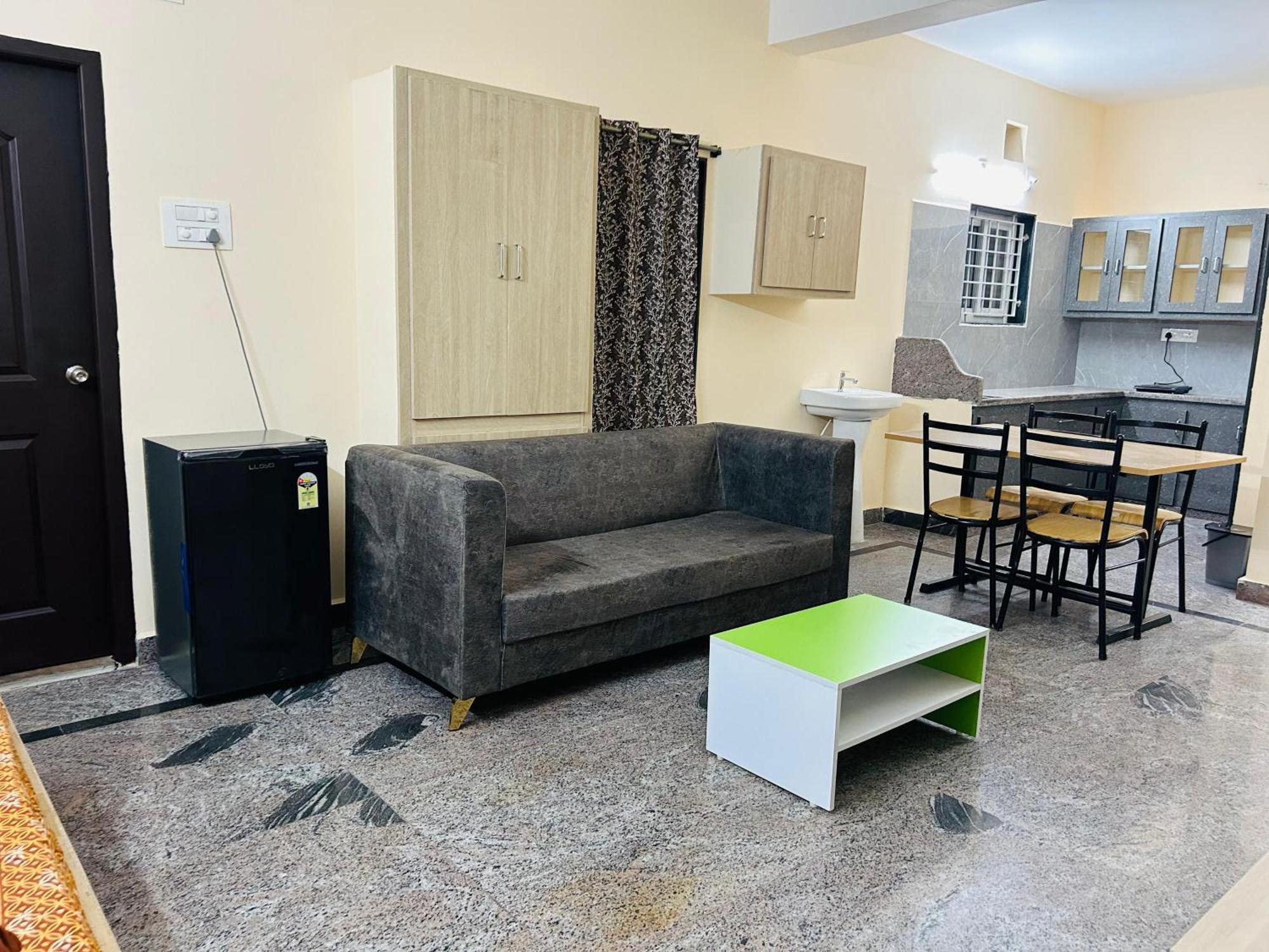 Y Stay Homestay Tirupati Eksteriør billede